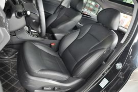 2014款现代索纳塔八2.4L自动领先版