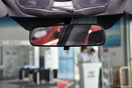 2014款现代索纳塔八2.4L自动领先版