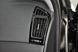 2014款现代索纳塔八2.4L自动领先版