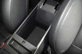 2014款现代索纳塔八2.4L自动领先版