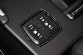 2014款现代索纳塔八2.4L自动领先版