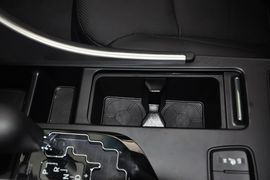 2014款现代索纳塔八2.4L自动领先版