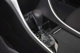 2014款现代索纳塔八2.4L自动领先版