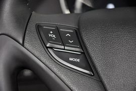 2014款现代索纳塔八2.4L自动领先版