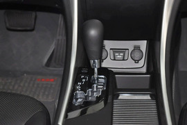 2014款现代索纳塔八2.4L自动领先版