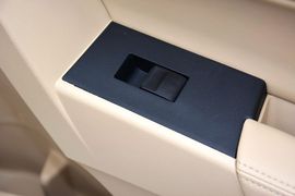 2014款丰田卡罗拉1.8L