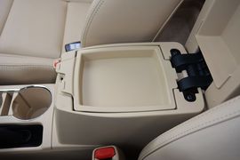 2014款丰田卡罗拉1.8L