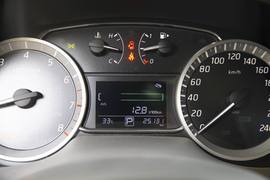 2012款日产轩逸1.8L