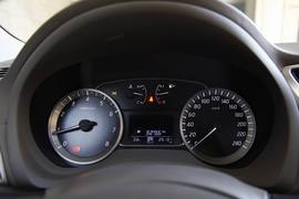 2012款日产轩逸1.8L