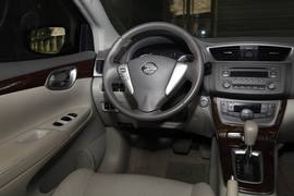 2012款日产轩逸1.8L