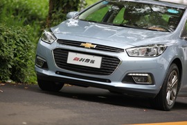 外出试驾全新一代科鲁兹1.4T