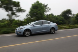 外出试驾全新一代科鲁兹1.4T