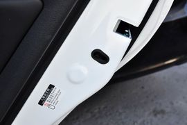 2014款比亚迪速锐1.5L手动尊贵型