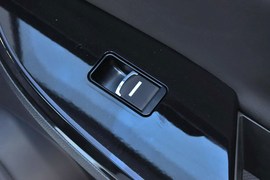 2014款比亚迪速锐1.5L手动尊贵型