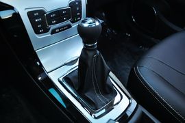 2014款比亚迪速锐1.5L手动尊贵型