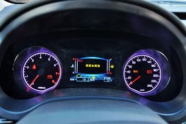 2014款比亚迪速锐1.5L手动尊贵型