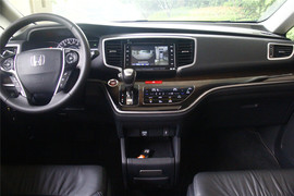 奥德赛2.4L至尊版试驾