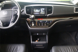 奥德赛2.4L至尊版试驾