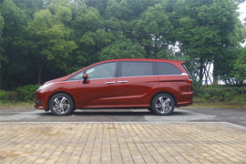 奥德赛2.4L至尊版试驾