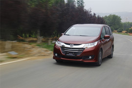 奥德赛2.4L至尊版试驾