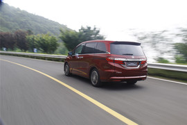 奥德赛2.4L至尊版试驾