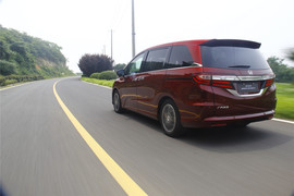 奥德赛2.4L至尊版试驾