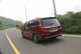 奥德赛2.4L至尊版试驾