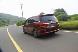 奥德赛2.4L至尊版试驾