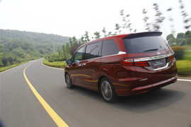 奥德赛2.4L至尊版试驾