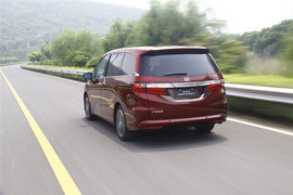 奥德赛2.4L至尊版试驾