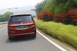 奥德赛2.4L至尊版试驾