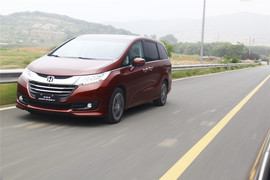 奥德赛2.4L至尊版试驾