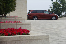 奥德赛2.4L至尊版试驾