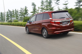 奥德赛2.4L至尊版试驾