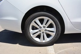 2015款雪佛兰科鲁兹1.5L自动精英版