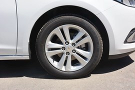 2015款雪佛兰科鲁兹1.5L自动精英版