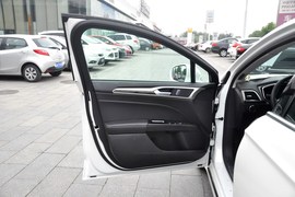 2013款福特蒙迪欧2.0L