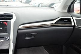 2013款福特蒙迪欧2.0L