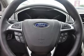 2013款福特蒙迪欧2.0L