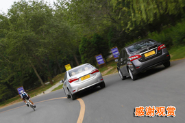 2014款丰田卡罗拉动态对比日产轩逸文章配图