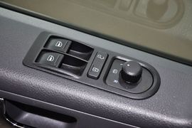 2014款大众凯路威2.0TSI四驱舒适版