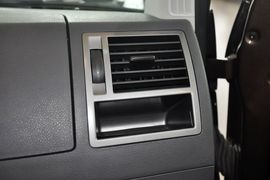 2014款大众凯路威2.0TSI四驱舒适版