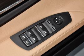 2013款宝马740Li领先型