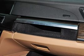 2013款宝马740Li领先型