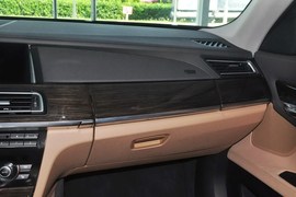 2013款宝马740Li领先型