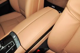 2013款宝马740Li领先型
