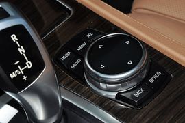 2013款宝马740Li领先型