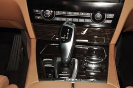 2013款宝马740Li领先型