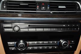 2013款宝马740Li领先型