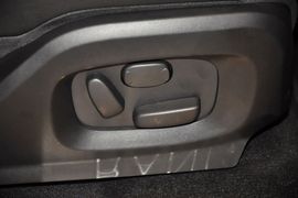 2015款揽胜极光2.0T